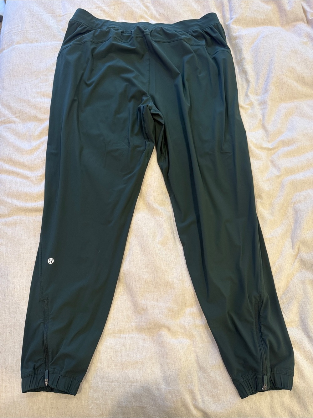 lululemon athletica women’s Dark Green Joggers - Picture 5 of 5
